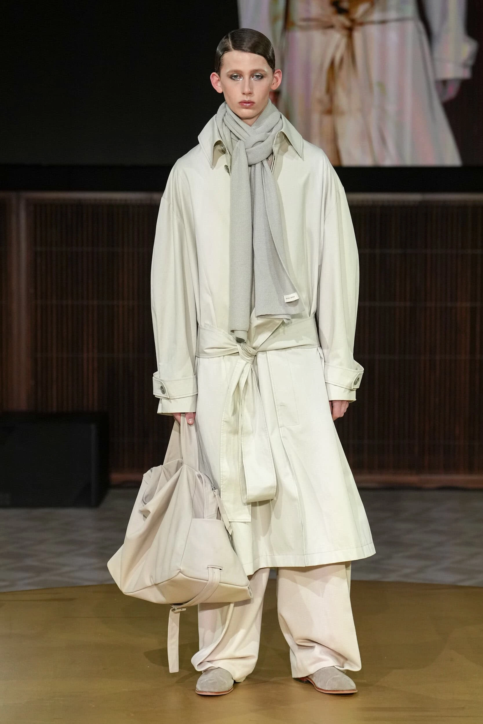 LONDON COLLEGE FALL 26 look 3