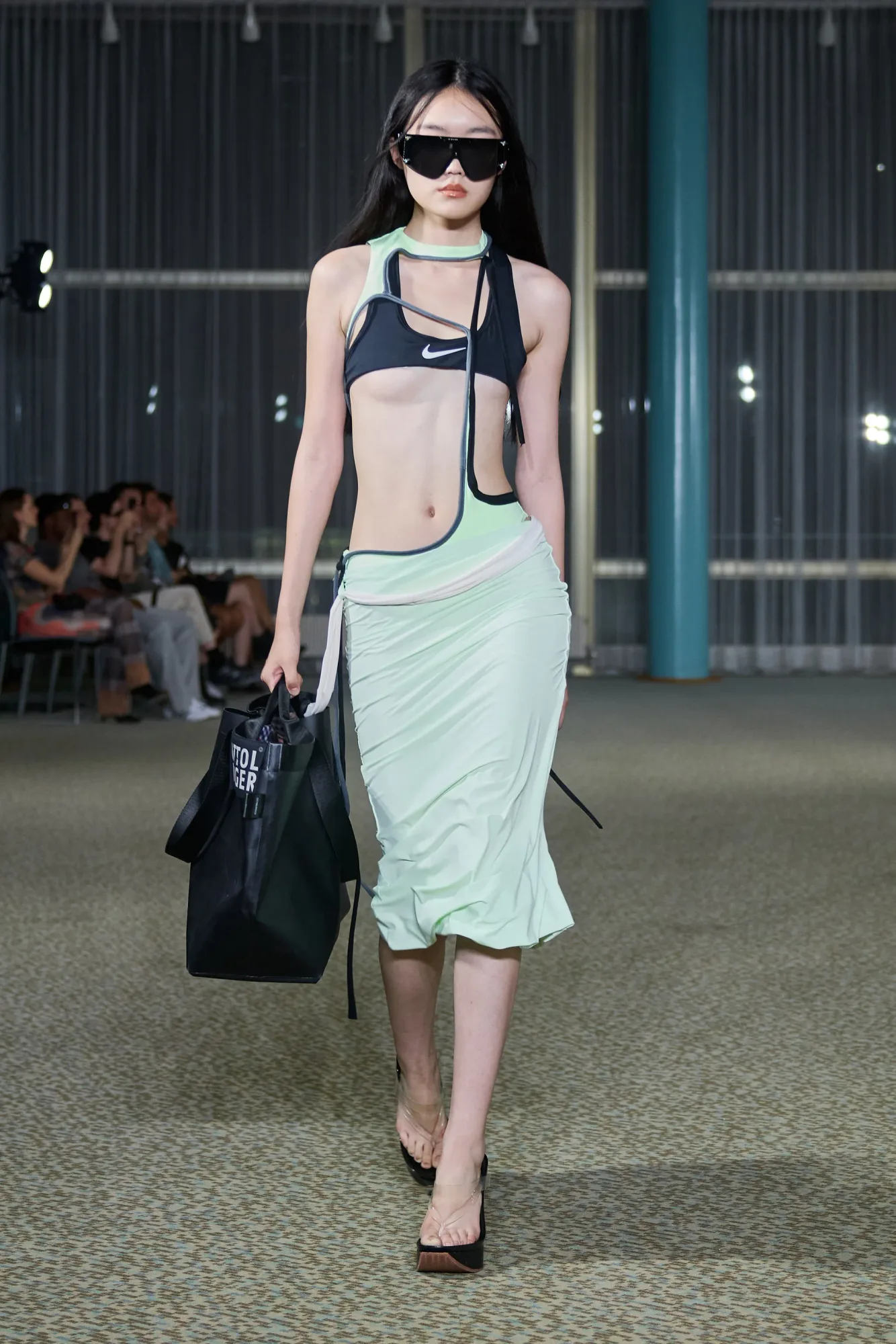 OTTOLINGER RESORT 26 look 1